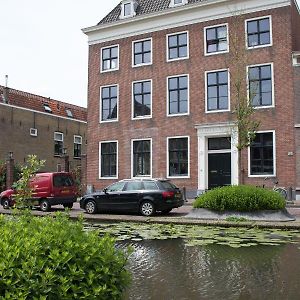 Canal House In Historic City Center Gouda